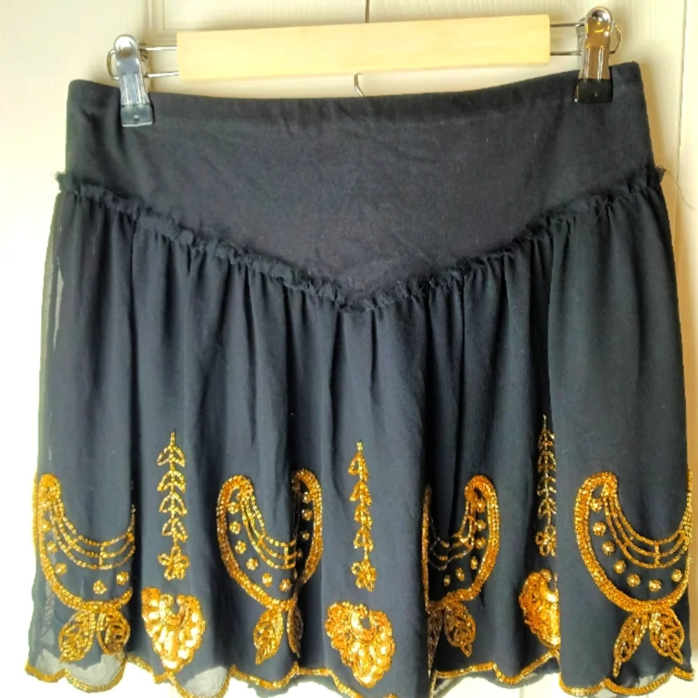 Free People Beaded Skirt M Black Gold Beads Boho Chic Gypsy Hippie Stretchy - Picture 4 of 6